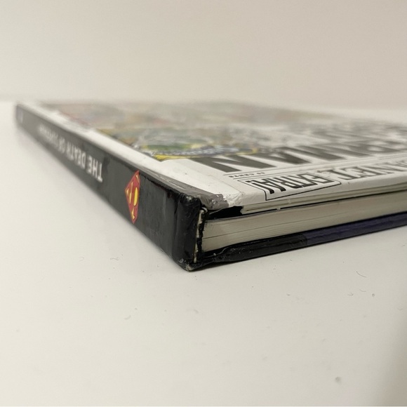 The Death of Superman Graphic Novel DC Comics Book - Picture 4 of 14